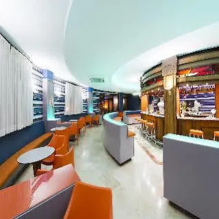 厄尔巴露西亚运动＆套房公寓 *