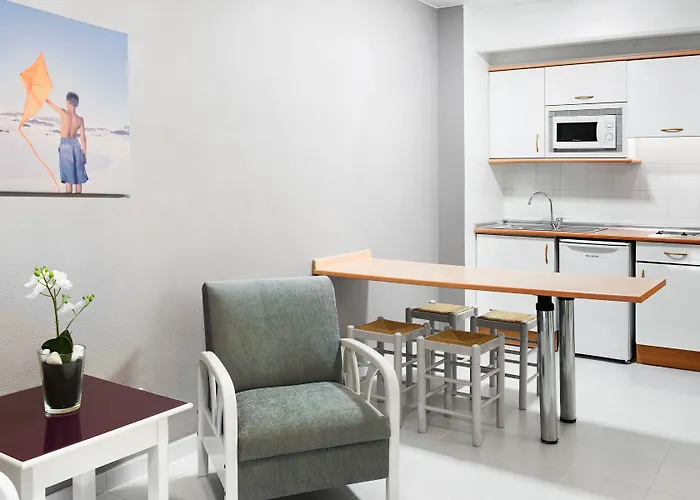 Elba Lucia Sport & أنتيغوا